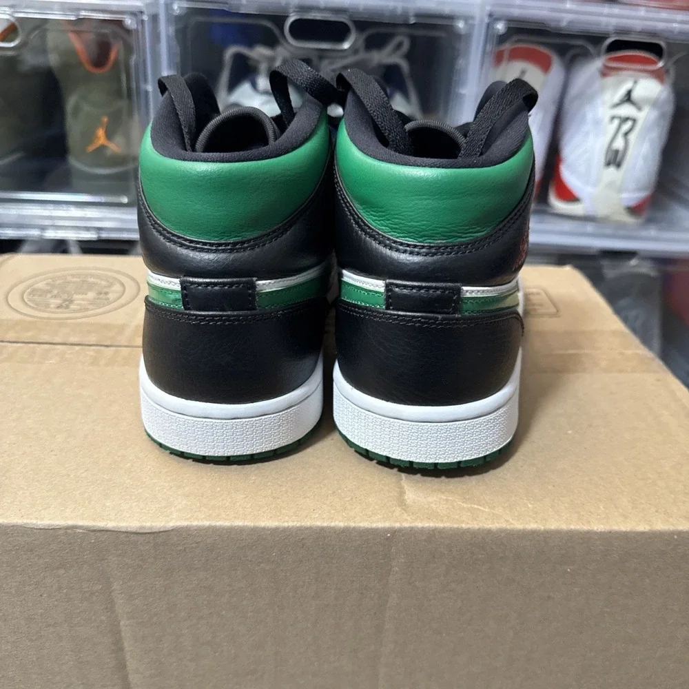 Air Jordan 1 Mid Green Toe  Black White Red size 8 men 10 women